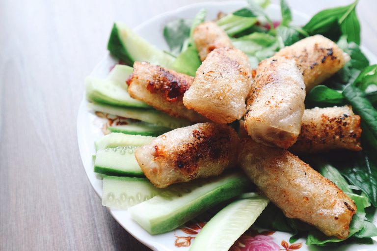Crispy and Irresistible: Homemade Fried Spring Rolls – Indulge in this Flavorful Appetizer!