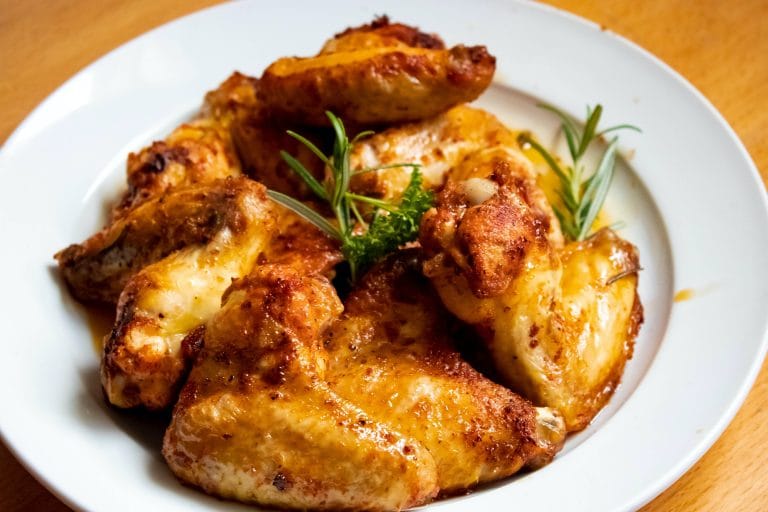 Crispy Perfection: A Flavorful Recipe for Oven-Roasted Chicken Wings